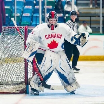 Maija St-Pierre in net for Team Canada